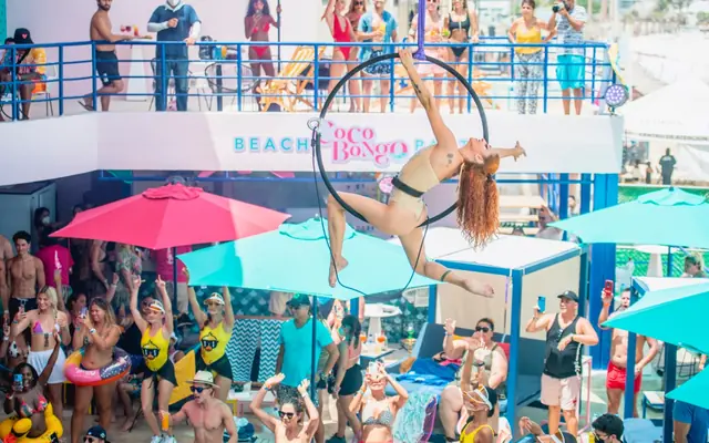 Fiesta en la playa Coco Bongo