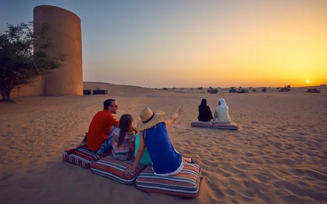 Safari nel deserto di Dubai con cena al barbecue e guida tra le dune