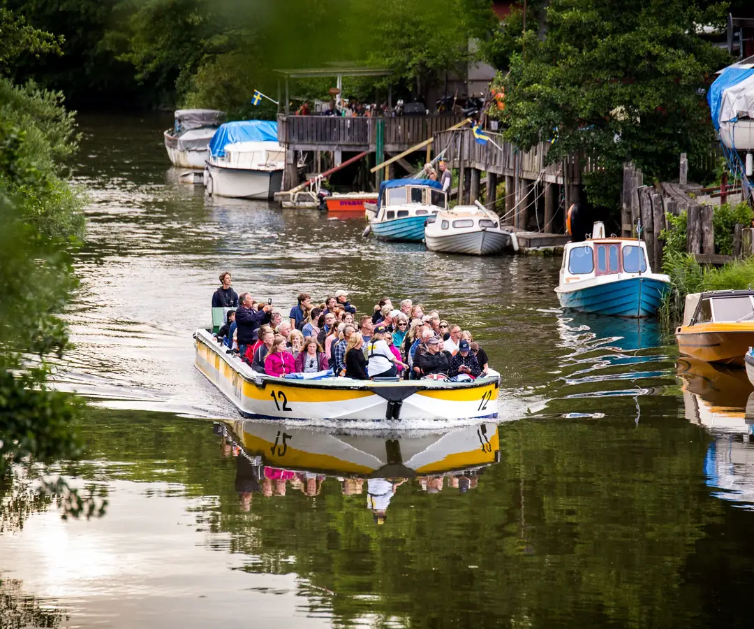 Paddan-Boot auf einem Kanal in Göteborg