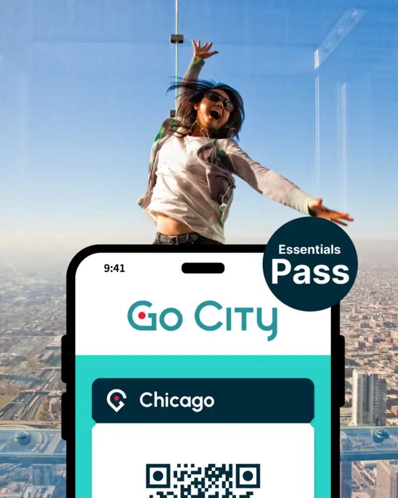 Chicago skyline op Lake Michigan met Go City Essentials Pass